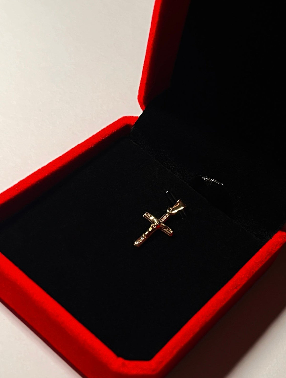 10K Gold Jesus Piece Necklace Pendant for Men & Women – Cross Hip Hop Jewelry, Religious Chain, Cuban Link Necklace