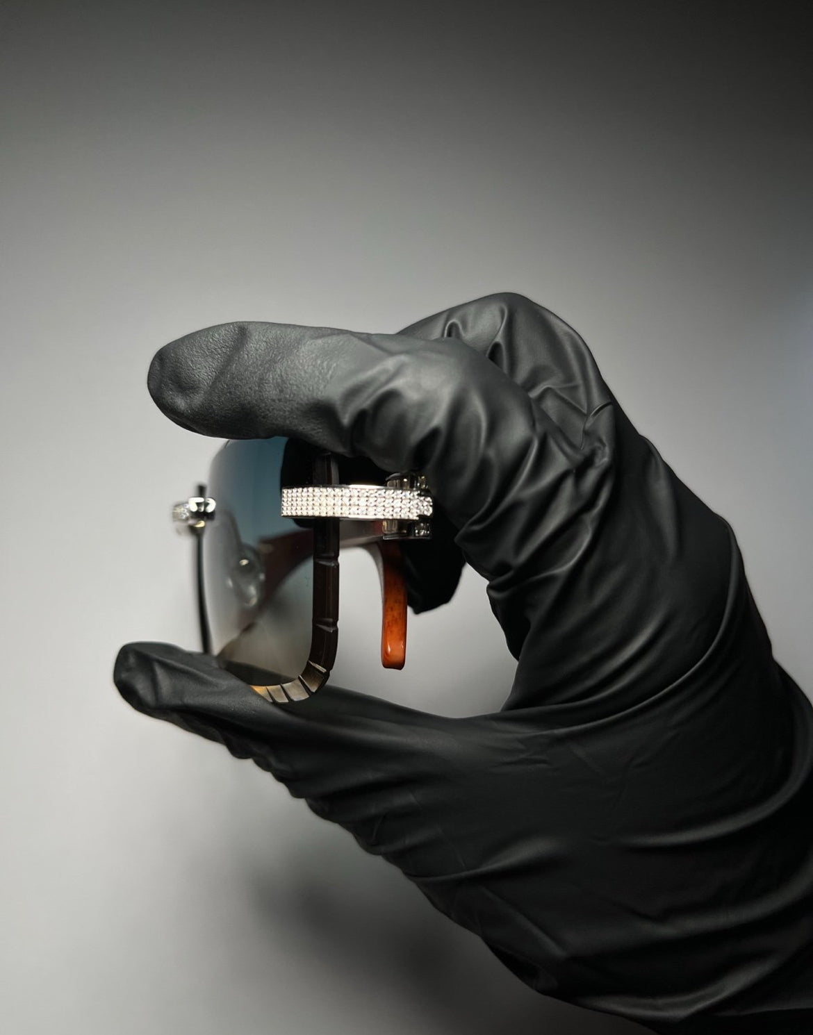 Unisex Wood Frame Moissanite Sunglasses – Luxury Men’s & Women’s Designer Glasses