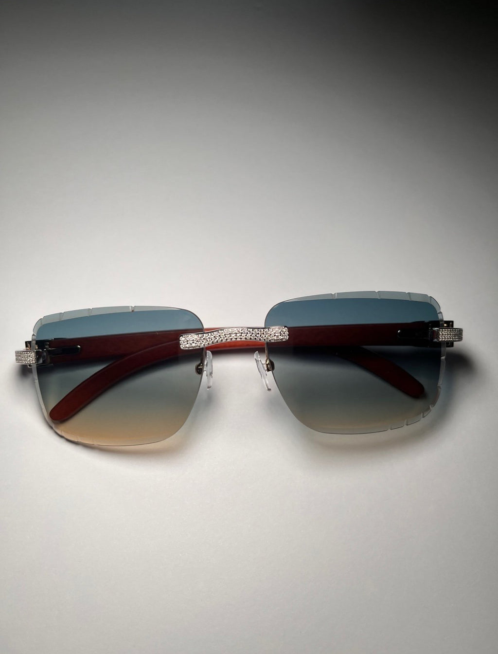 Unisex Wood Frame Moissanite Sunglasses – Luxury Men’s & Women’s Designer Glasses