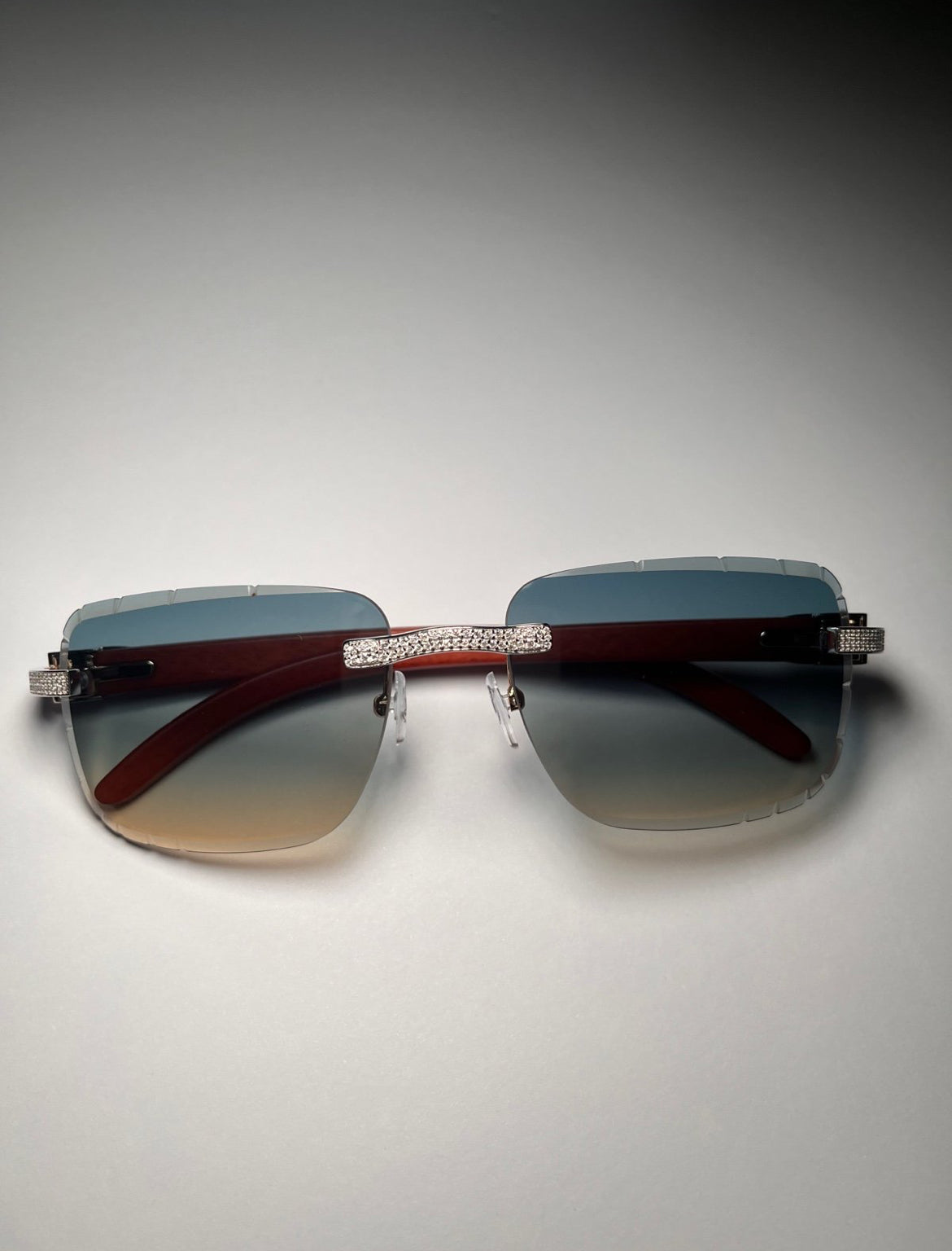 Unisex Wood Frame Moissanite Sunglasses – Luxury Men’s & Women’s Designer Glasses